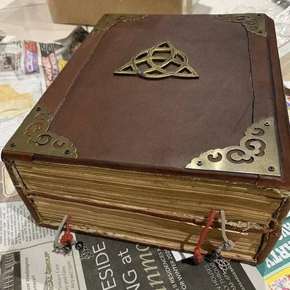 DELUXE Charmed BOOK OF SHADOWS